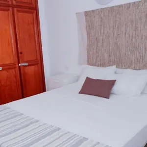 Сasa de vacaciones Acogedora Casa En En Tranquila Urbanizacion, Abades (Tenerife)